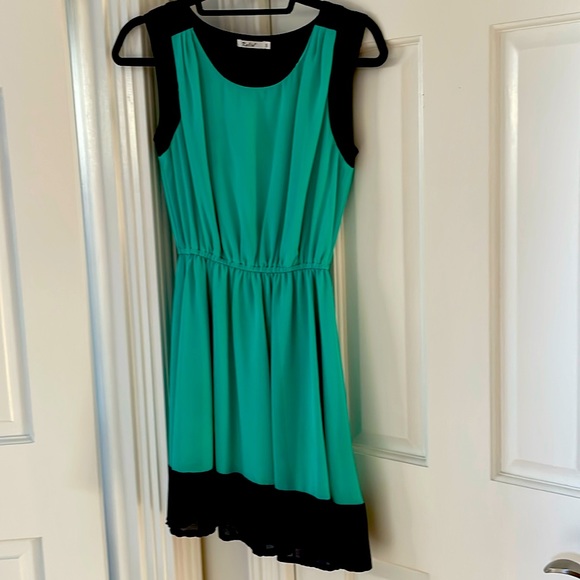 Katie dress circa 2008 - Picture 1 of 3